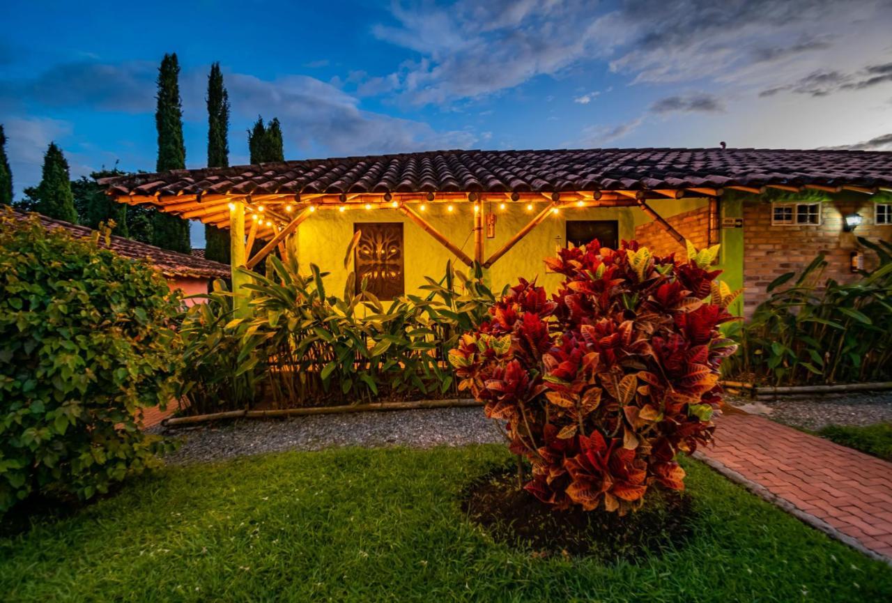 Hotel Campestre Solar De La Luna Albania  Buitenkant foto