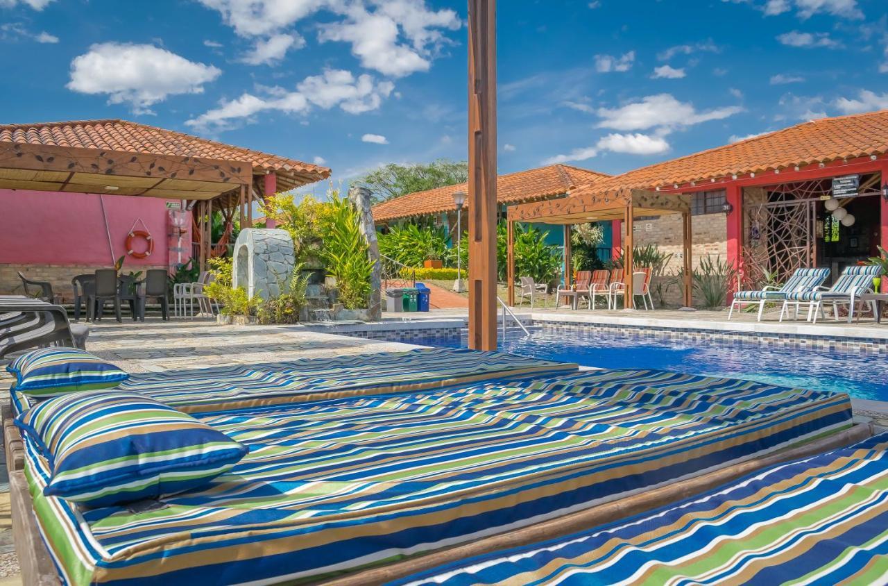 Hotel Campestre Solar De La Luna Albania  Buitenkant foto