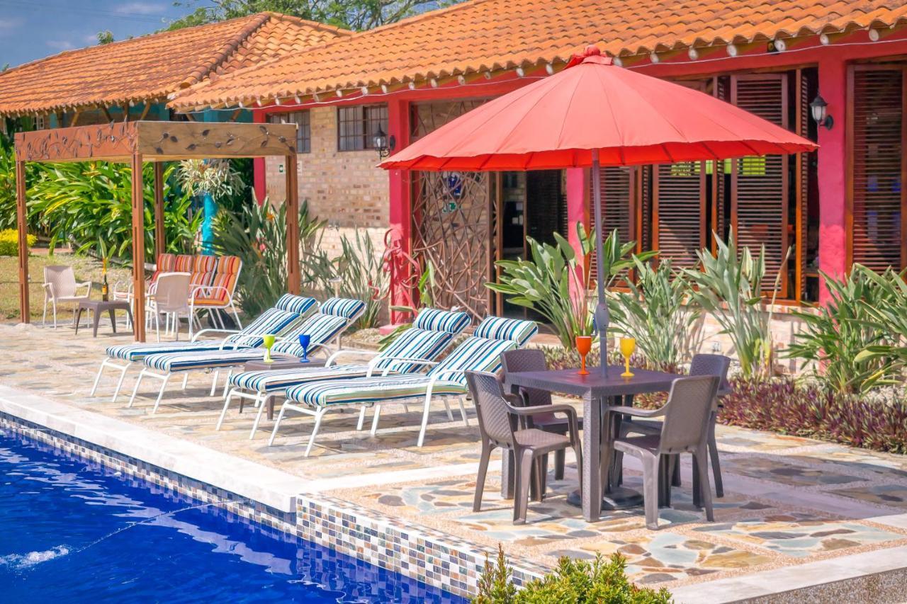 Hotel Campestre Solar De La Luna Albania  Buitenkant foto