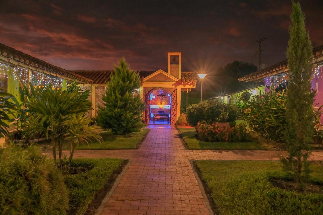 Hotel Campestre Solar De La Luna Albania  Buitenkant foto