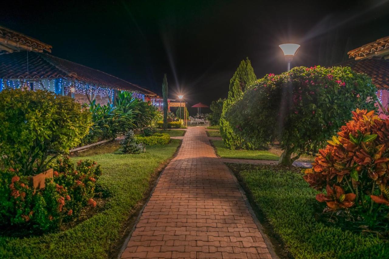 Hotel Campestre Solar De La Luna Albania  Buitenkant foto